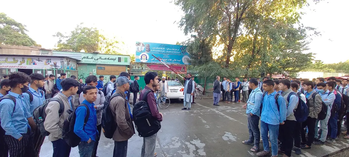 Students lined up for Saff