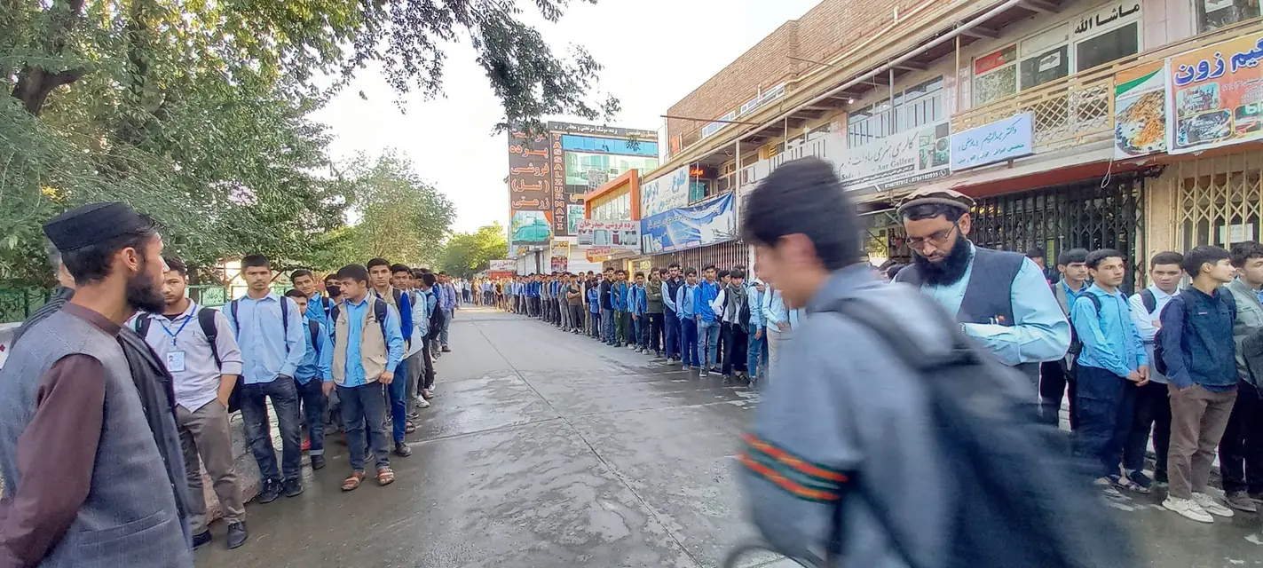Students lined up for Saff